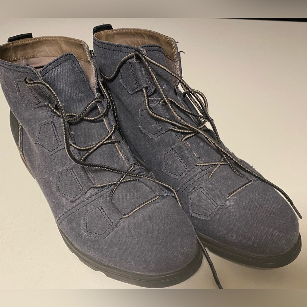 SOREL | Lace-up Booties